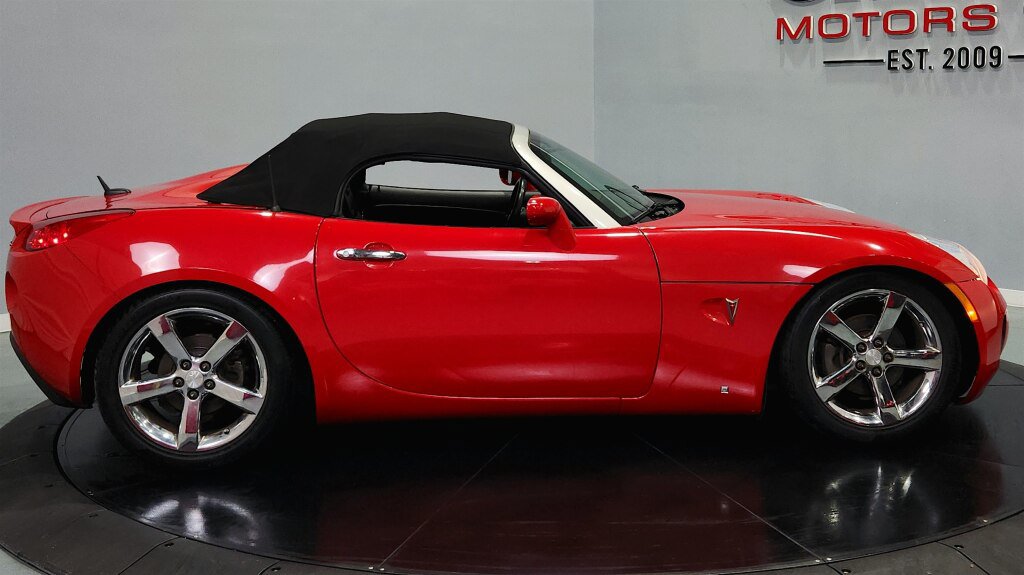 Used 2008 Pontiac Solstice GXP w/ Premium Package RWD image 22