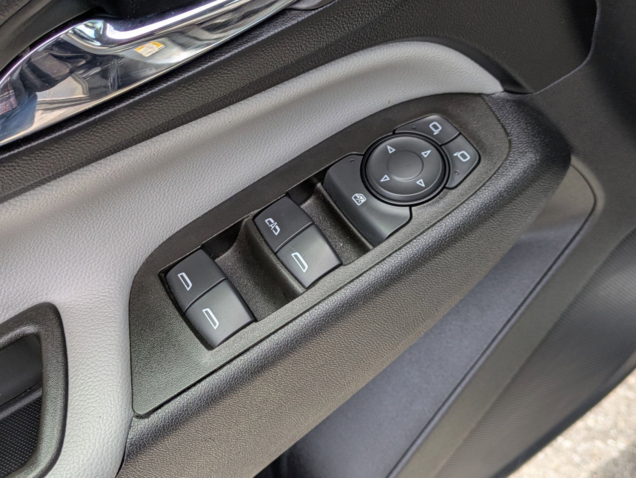 Used 2023 Chevrolet Equinox LS image 11