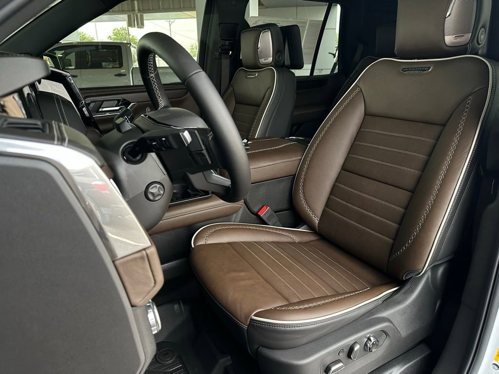 New 2026 GMC Yukon Denali Ultimate AWD/4WD image 13