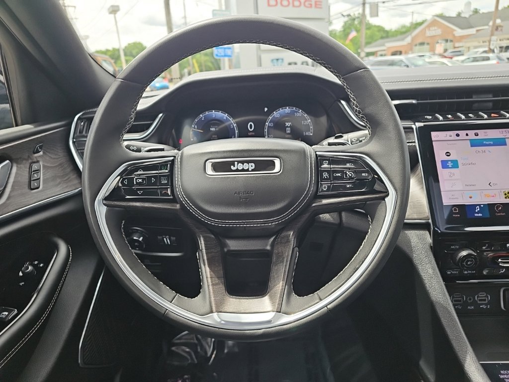 Certified 2024 Jeep Grand Cherokee Overland w/ Luxury Tech Group IV AWD/4WD image 20