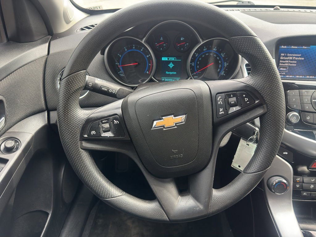 Used 2015 Chevrolet Cruze LT w/ Technology Package image 13