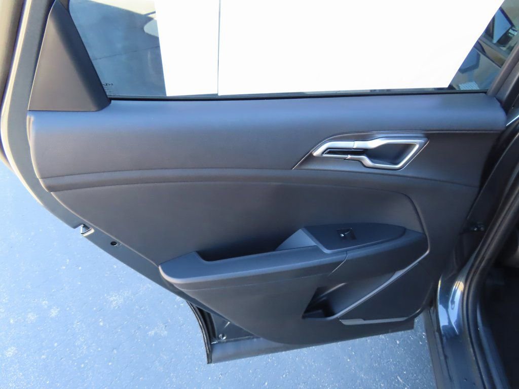 New 2026 Kia Sportage S image 25
