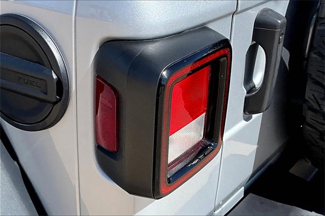 Used 2023 Jeep Wrangler Rubicon image 32