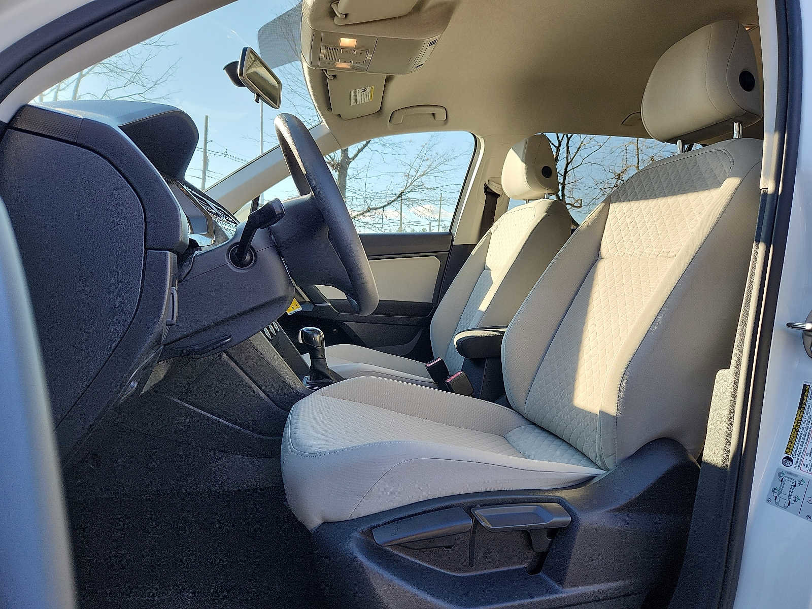 Used 2018 Volkswagen Tiguan S image 12