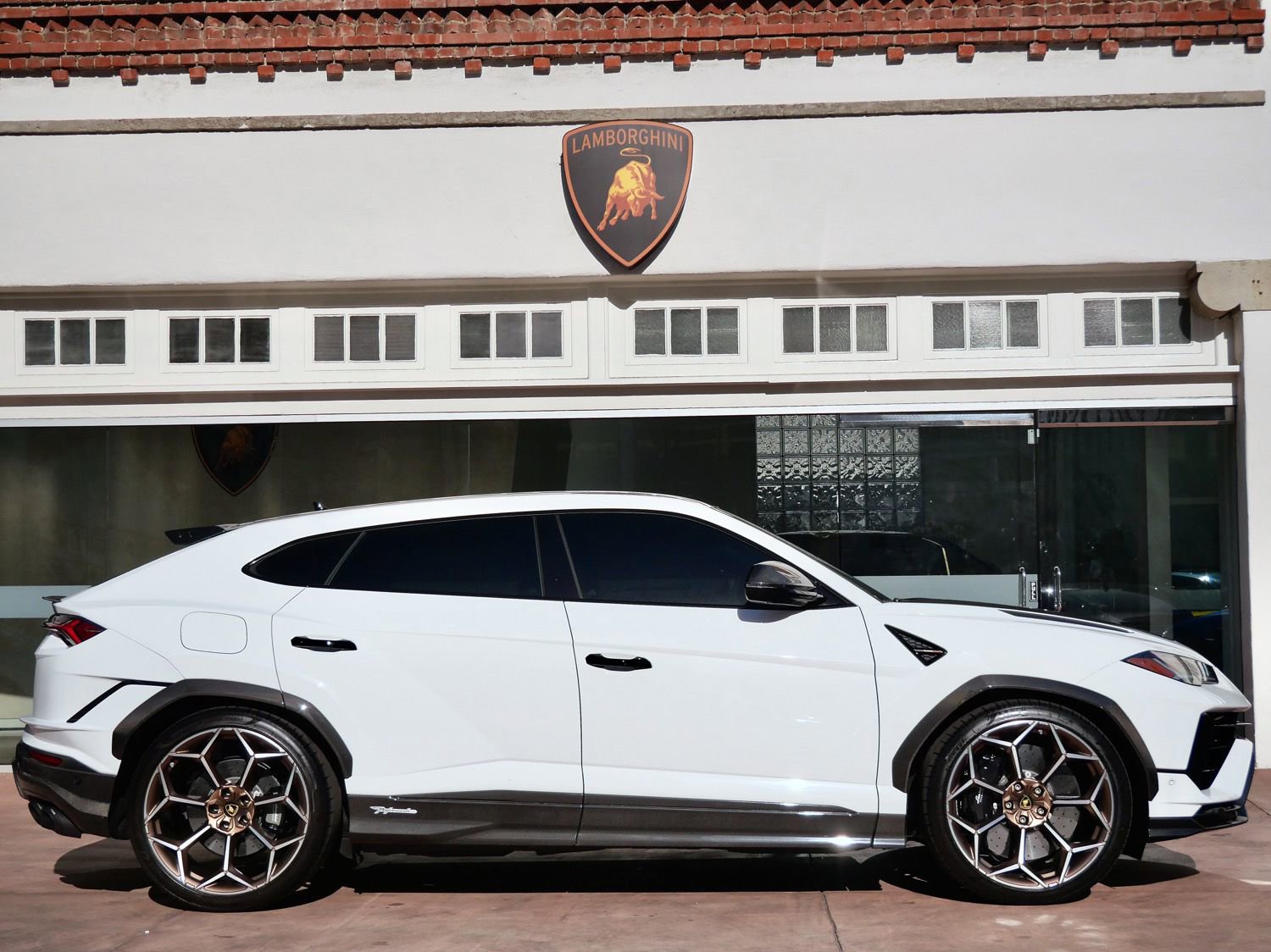Used 2024 Lamborghini Urus Performante image 2