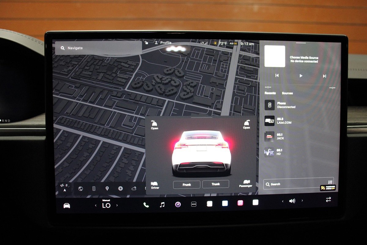 Used 2023 Tesla Model X 7 Seater AWD Driving Com 4 image 43