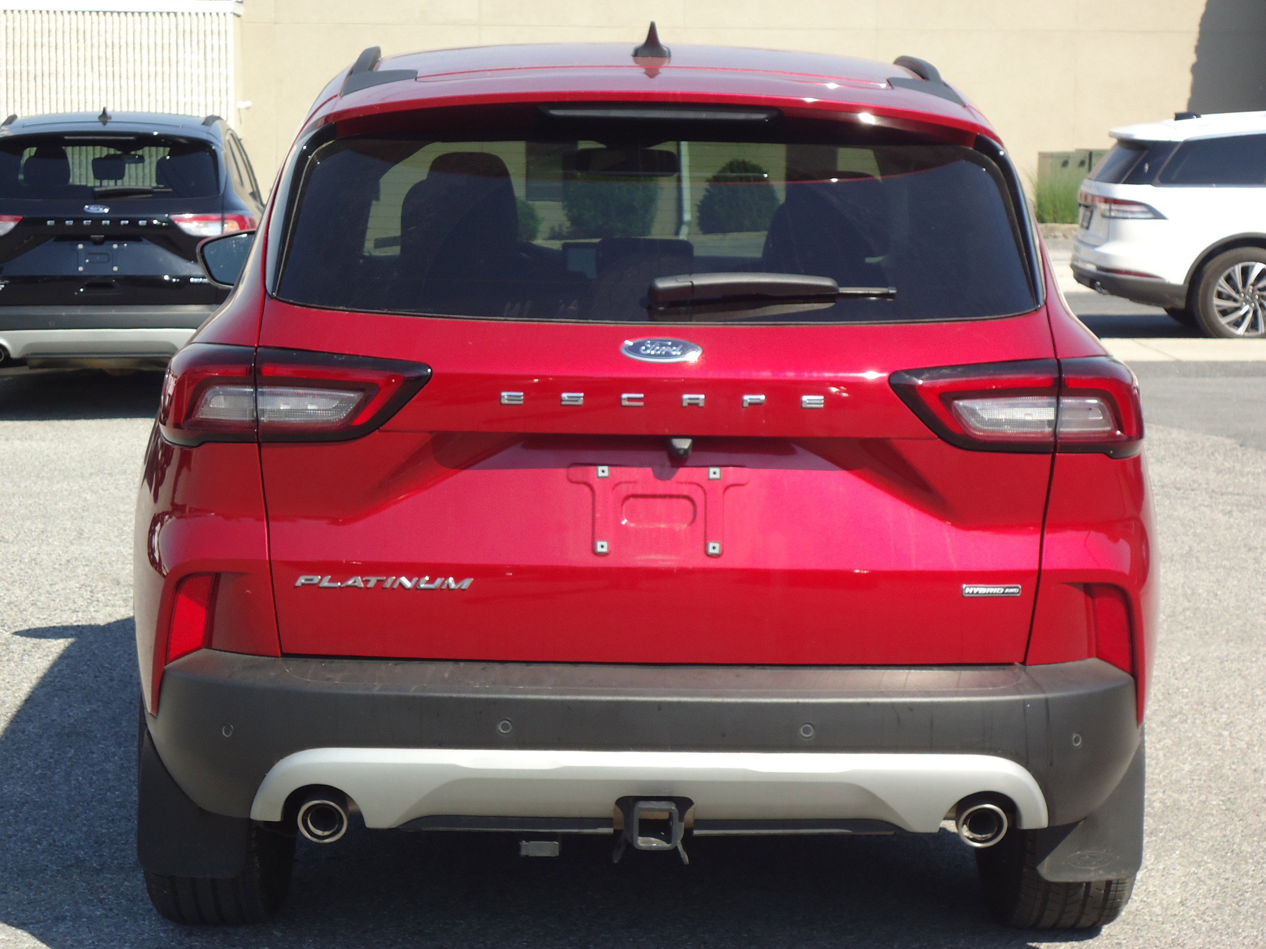 Used 2025 Ford Escape Platinum w/ Premium Technology Package AWD/4WD image 4