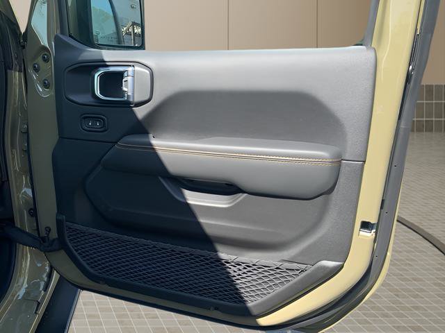 New 2025 Jeep Wrangler Unlimited Rubicon 392 image 33
