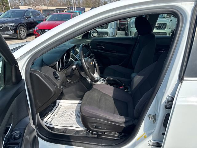 Used 2014 Chevrolet Cruze LT FWD image 17