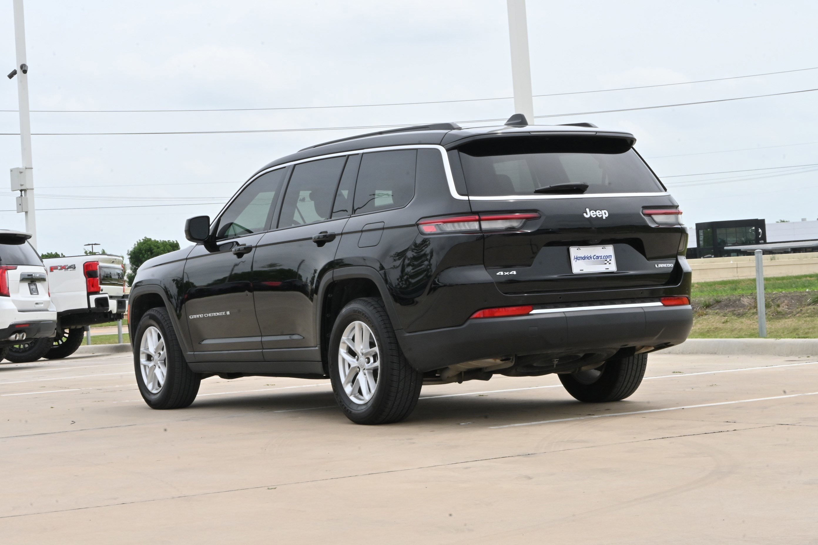Used 2024 Jeep Grand Cherokee L Laredo w/ Luxury Tech Group I AWD/4WD image 6