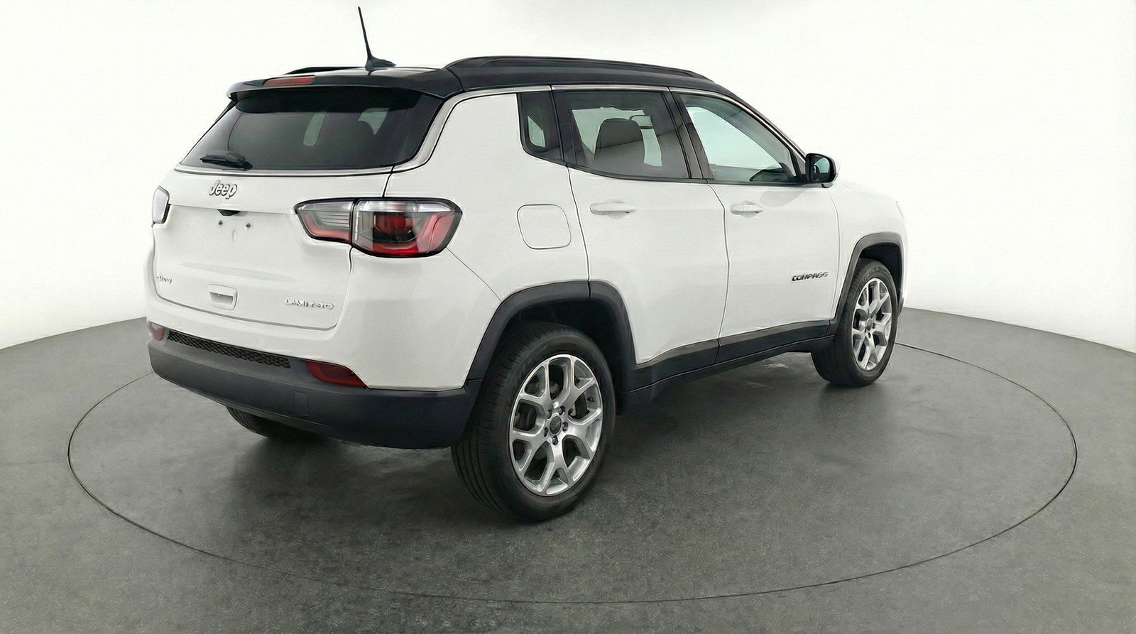 Used 2025 Jeep Compass Limited image 9