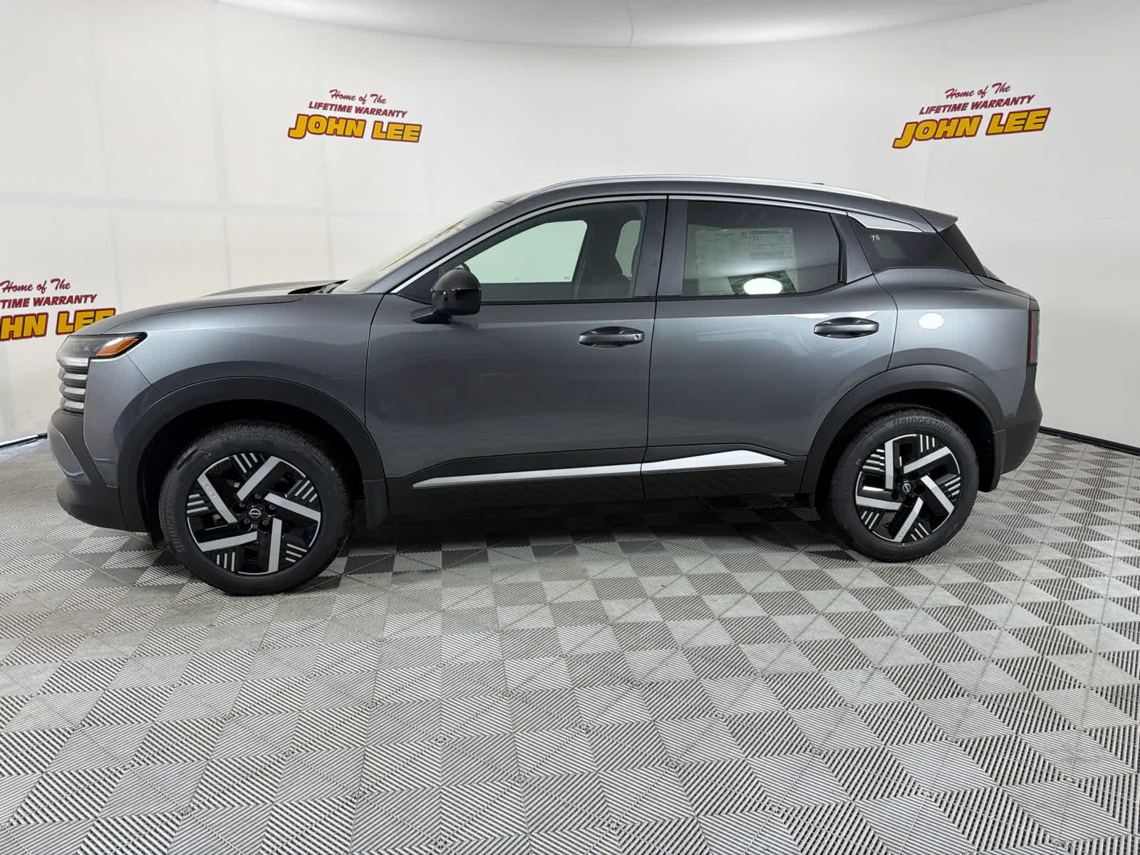 New 2026 Nissan Kicks SV w/ SV Premium Package FWD image 2
