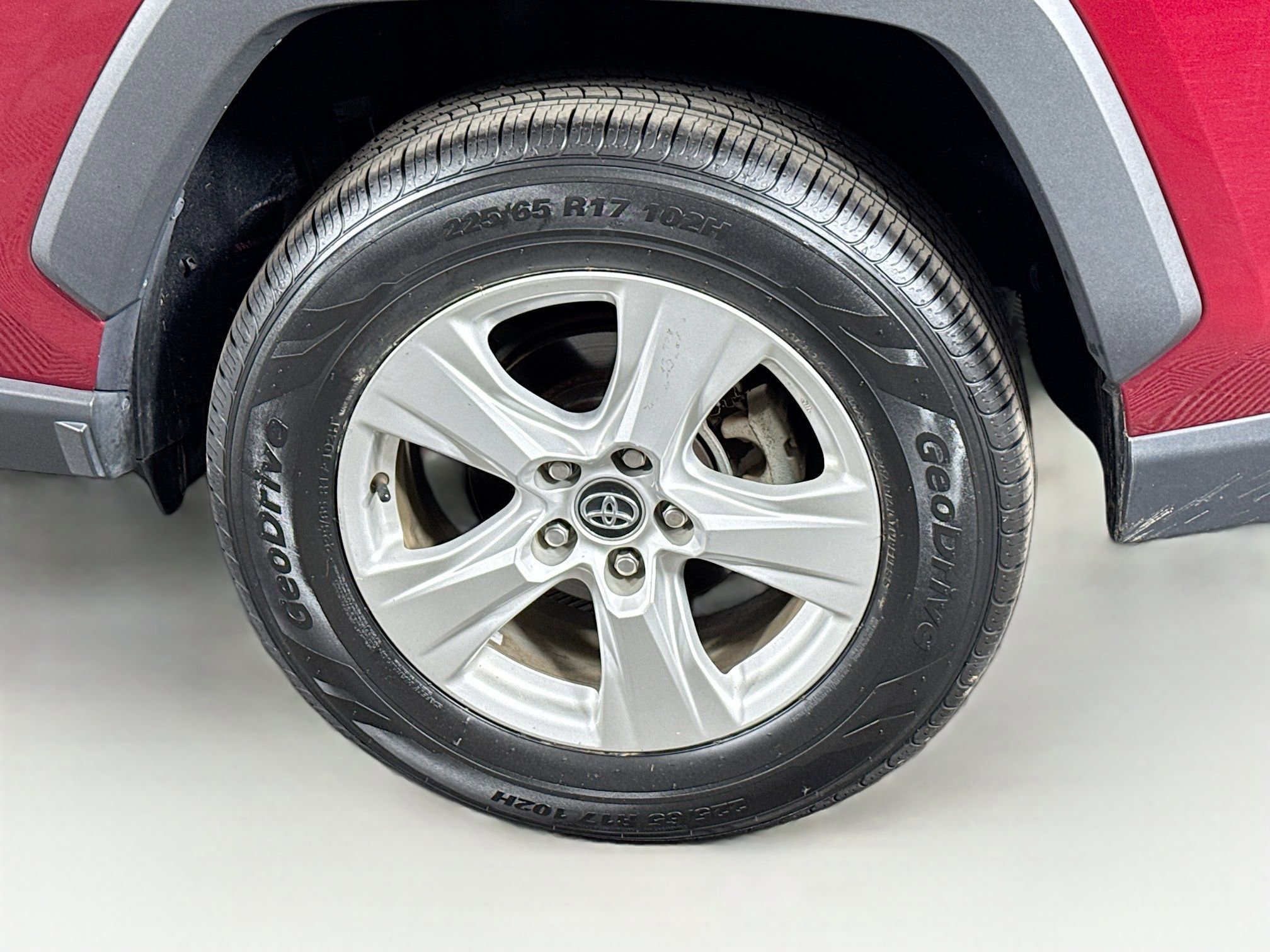 Certified 2021 Toyota RAV4 XLE w/ Convenience Package AWD/4WD image 9