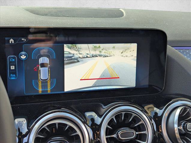 Used 2025 Mercedes-Benz GLA 250 image 12