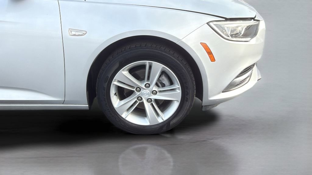 Used 2018 Buick Regal Preferred image 21