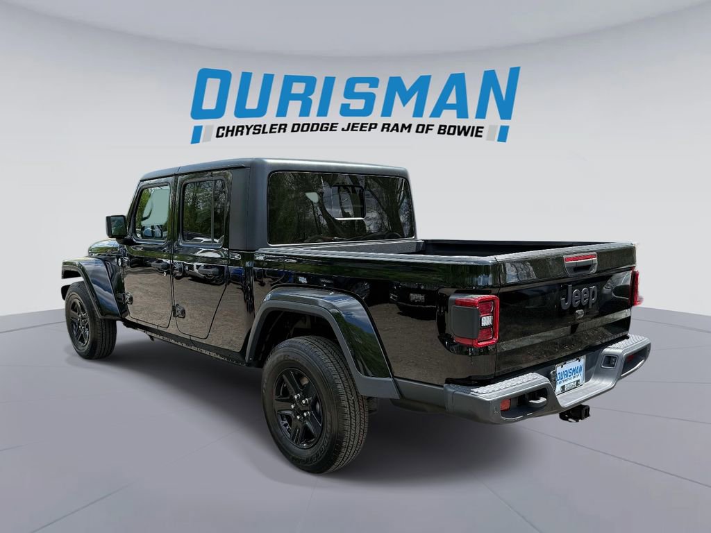 Used 2021 Jeep Gladiator Sport image 4