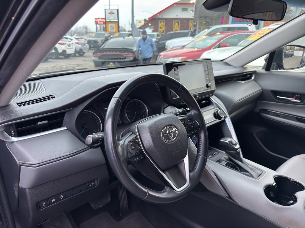 Used 2021 Toyota Venza LE image 10