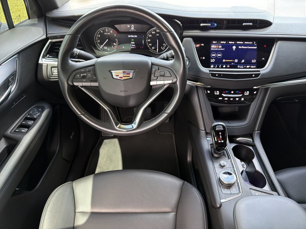 Certified 2025 Cadillac XT6 Luxury FWD image 16