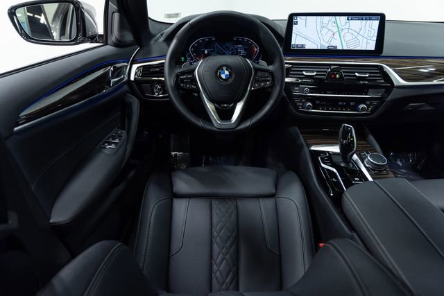 Certified 2022 BMW 540i xDrive w/ Premium Package image 3