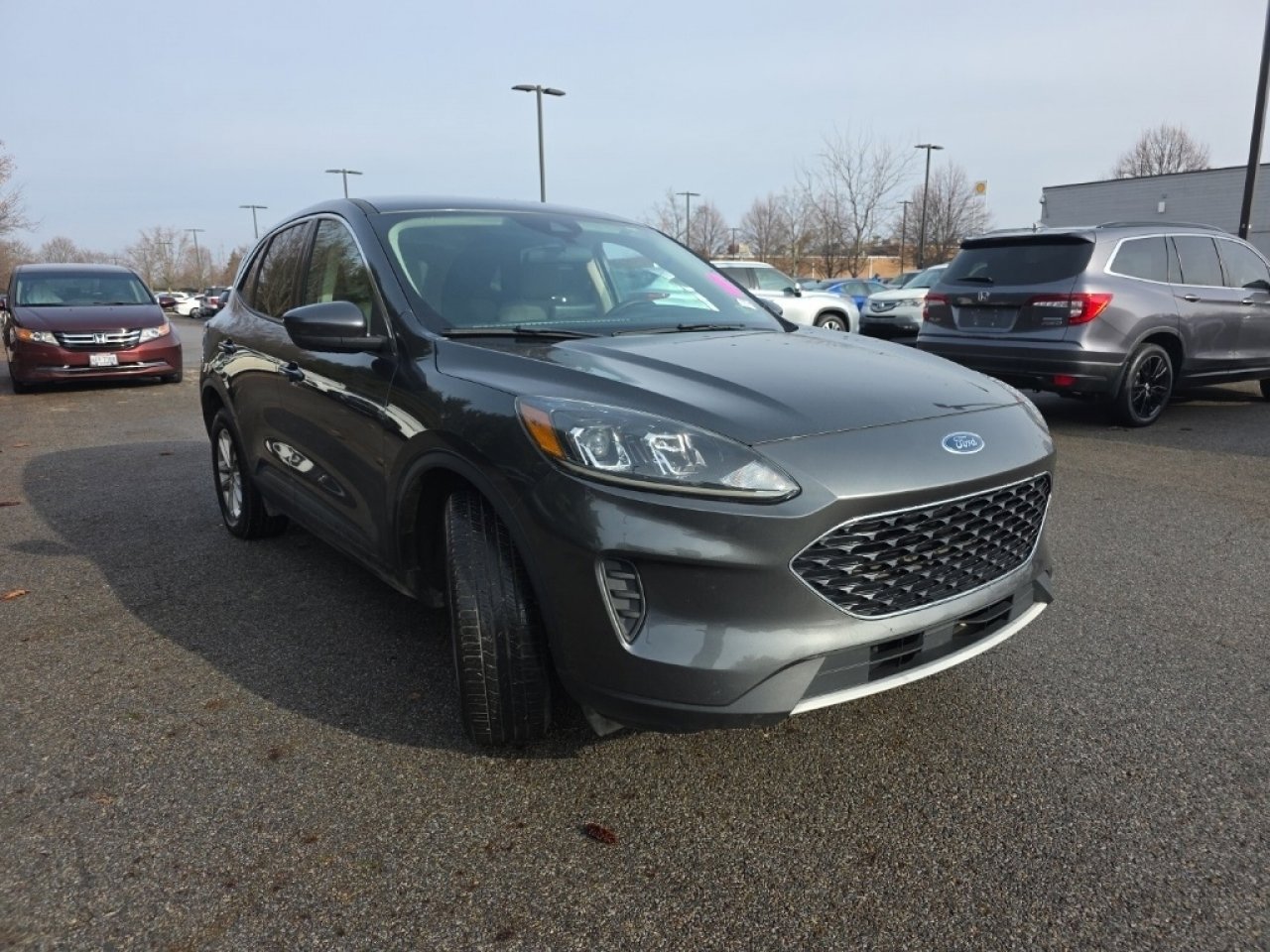 Used 2020 Ford Escape SE image 3