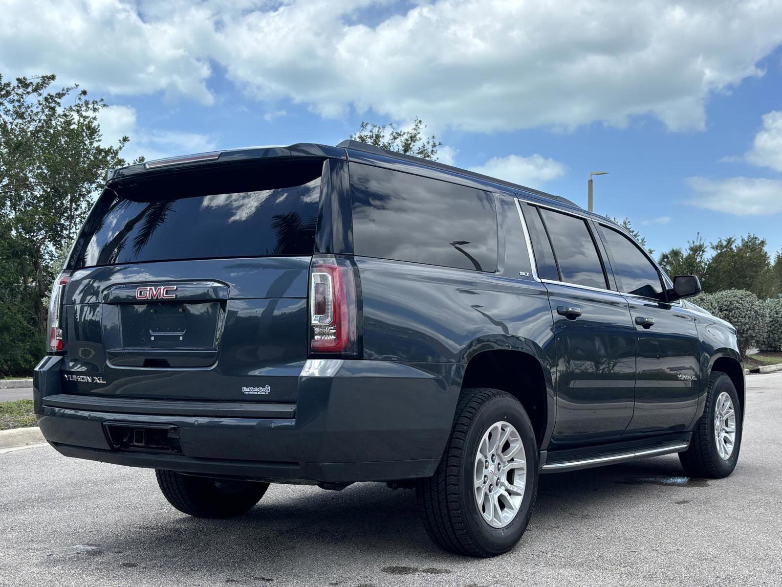 Used 2019 GMC Yukon XL SLT AWD/4WD image 6