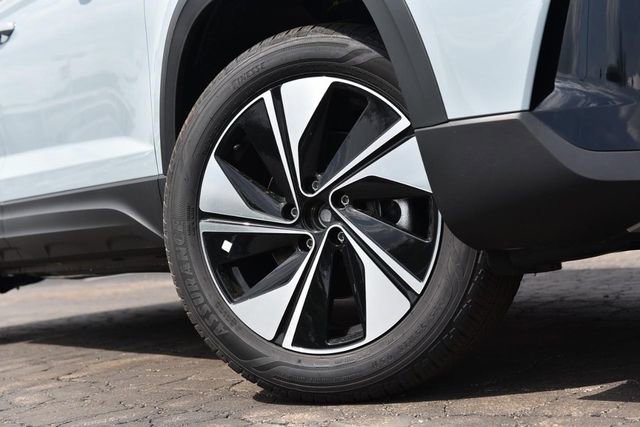 New 2026 Volkswagen Taos SE AWD/4WD image 3