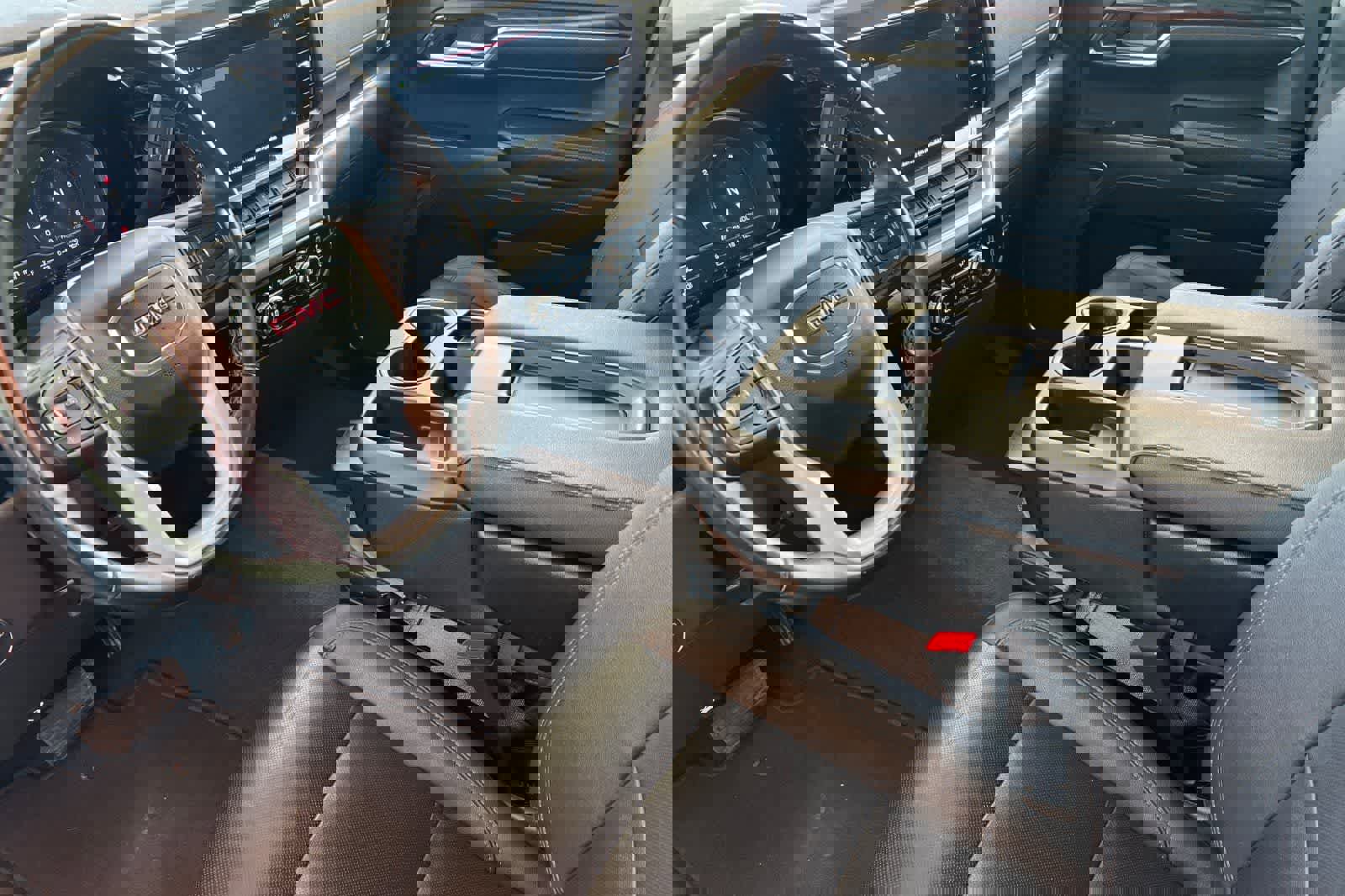 Used 2024 GMC Sierra 1500 SLT image 12