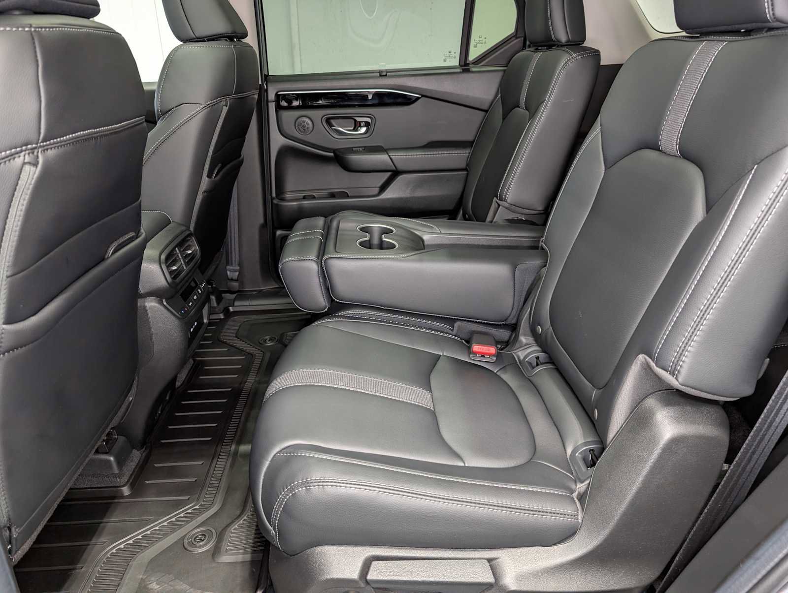 Certified 2025 Honda Pilot Touring image 23