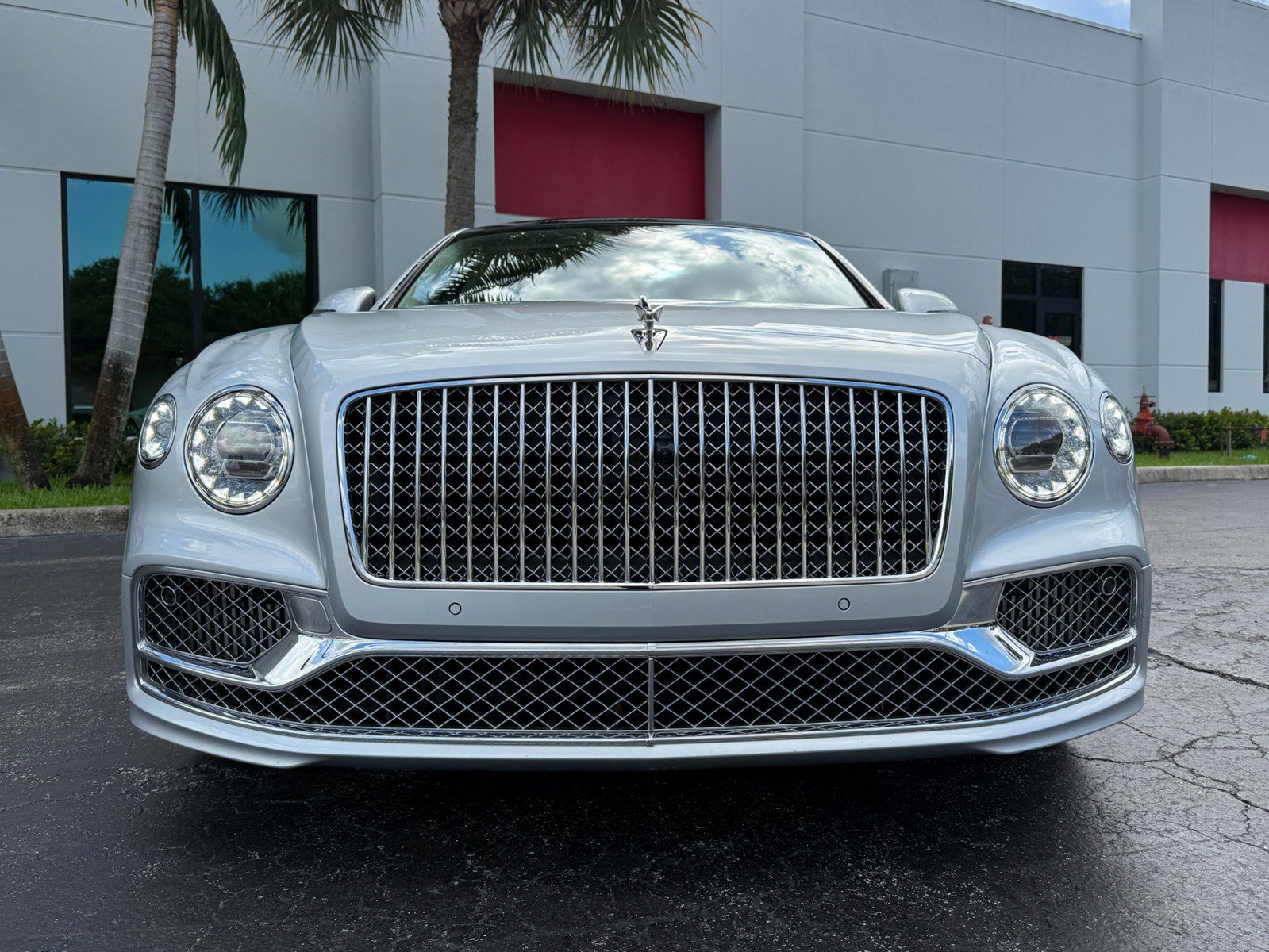 Used 2022 Bentley Flying Spur W12 image 4