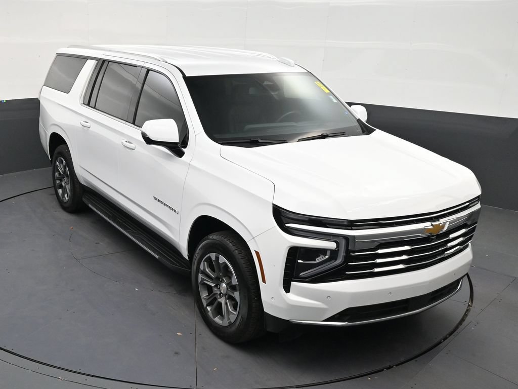 Used 2026 Chevrolet Suburban LT w/ Comfort Package RWD image 18
