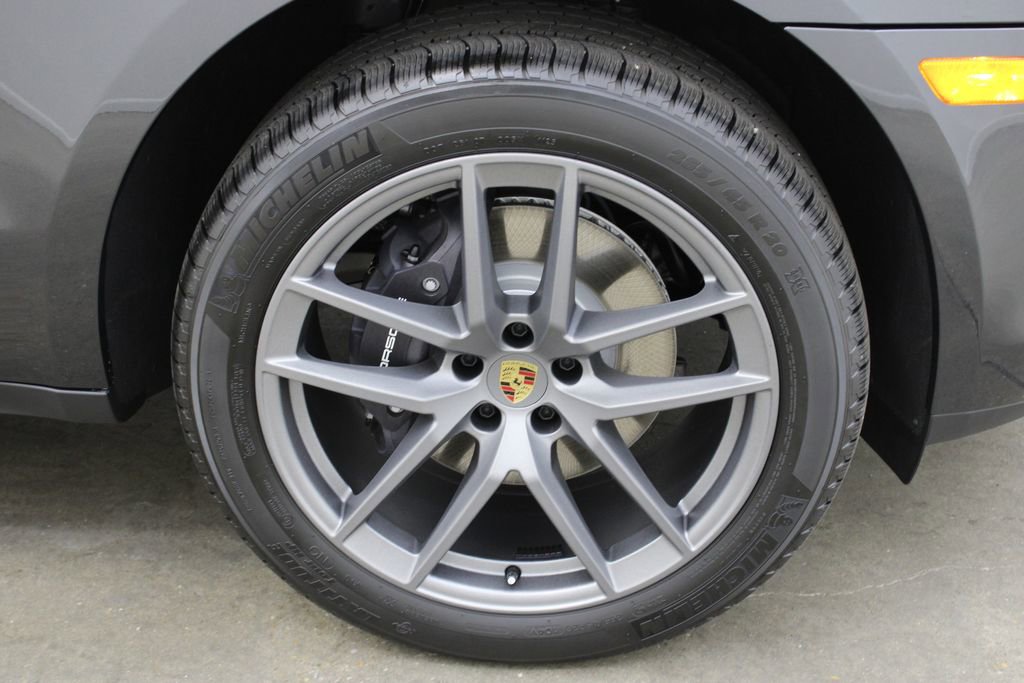 New 2026 Porsche Macan image 16