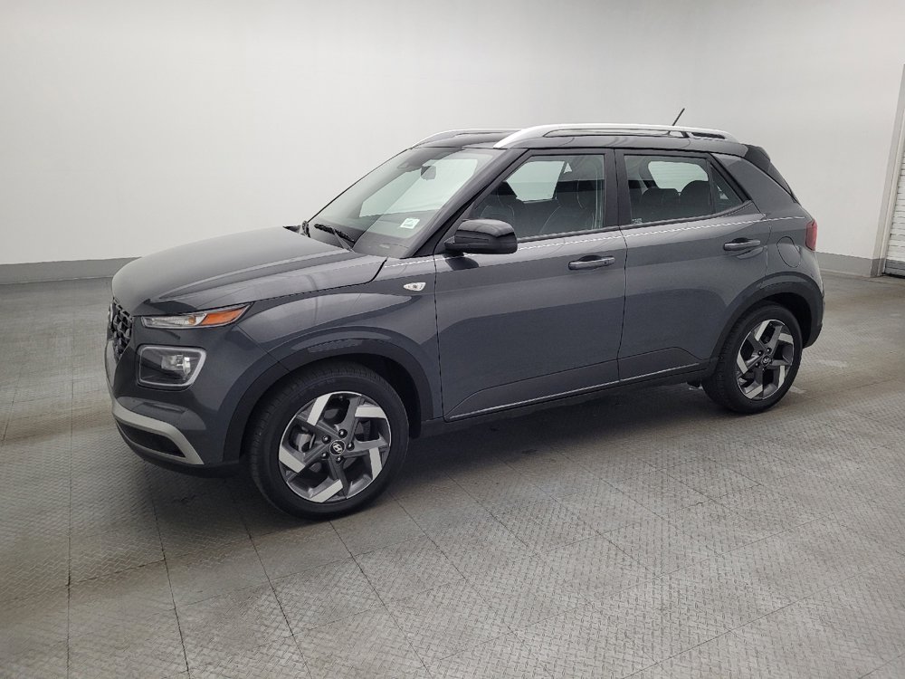 Used 2025 Hyundai Venue Limited image 2