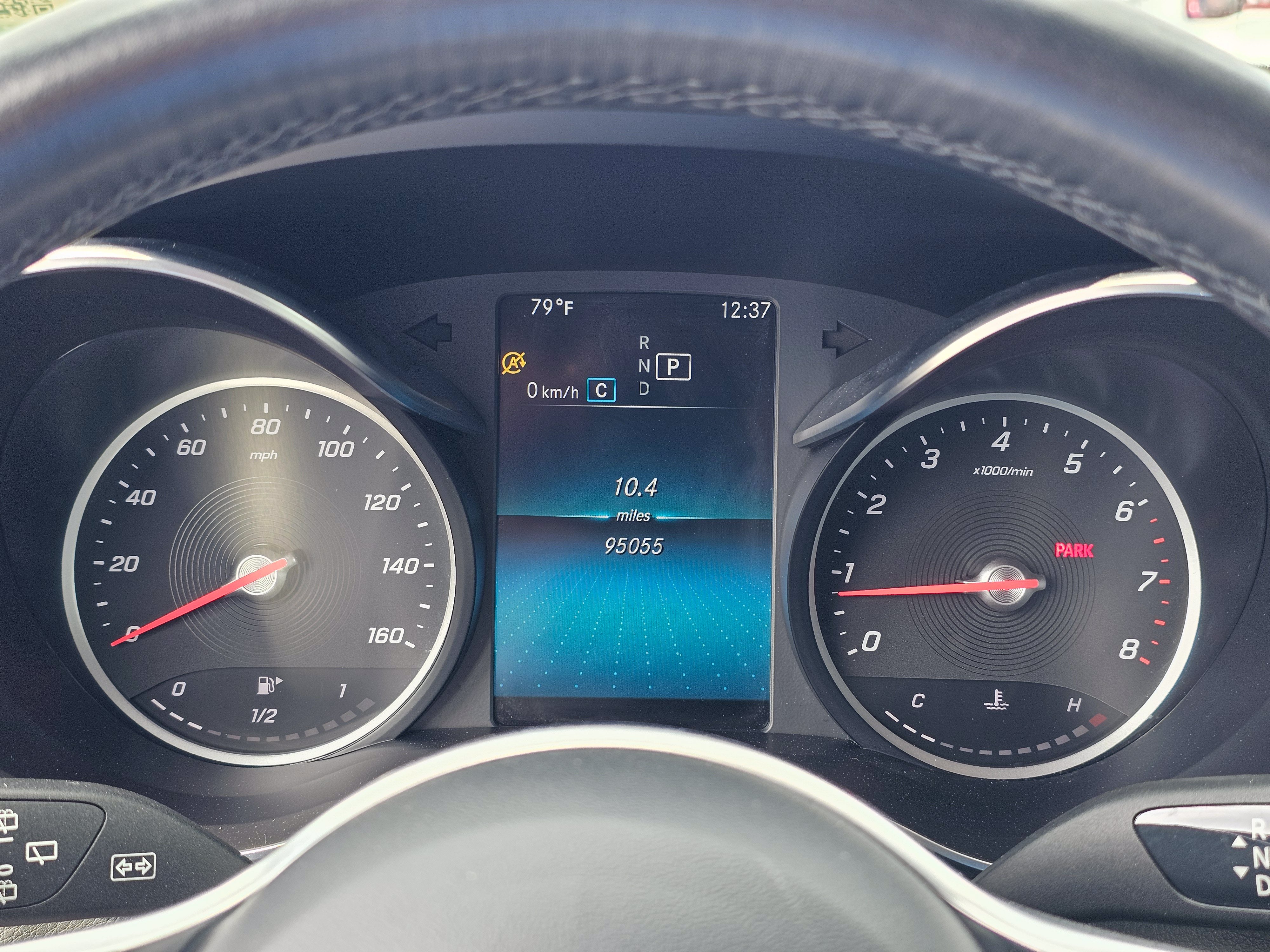 Used 2021 Mercedes-Benz GLC 300 4MATIC image 23