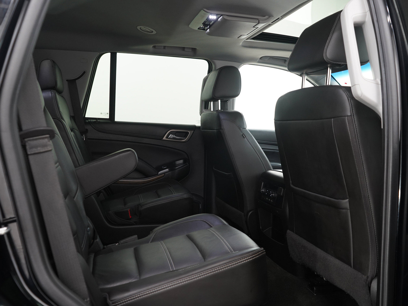 Used 2018 GMC Yukon Denali AWD/4WD image 14
