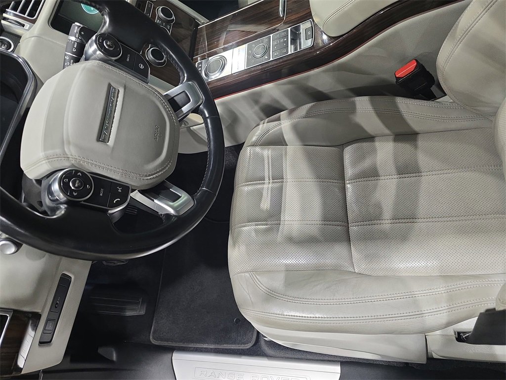 Used 2016 Land Rover Range Rover HSE image 17