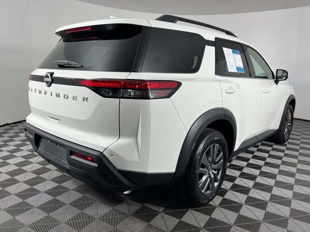 Used 2025 Nissan Pathfinder SV FWD image 12