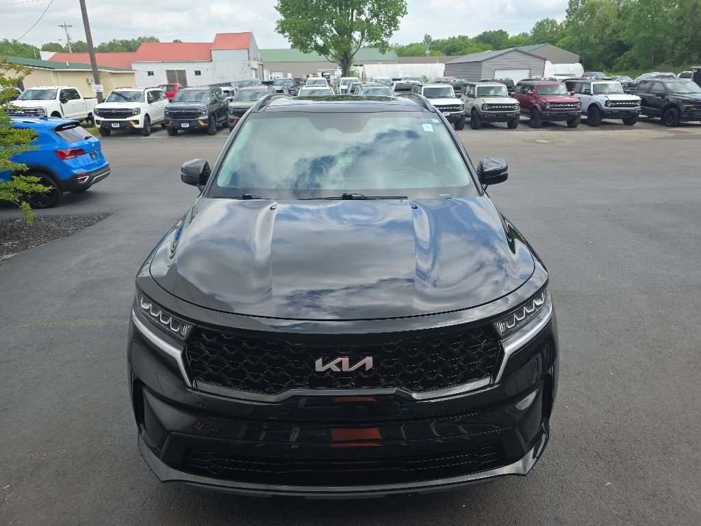 Used 2023 Kia Sorento S w/ Panoramic Sunroof Package FWD image 4