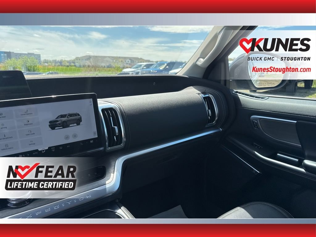 Used 2025 Ford Expedition Max Platinum AWD/4WD image 51