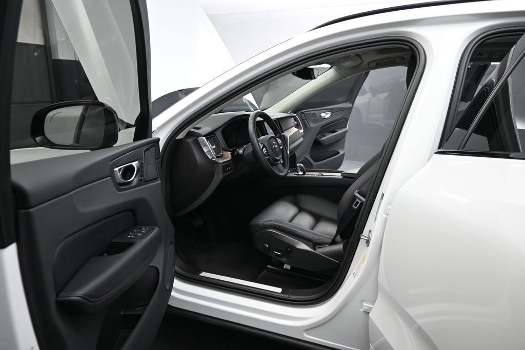 Used 2023 Volvo XC60 T8 Plus AWD/4WD image 10