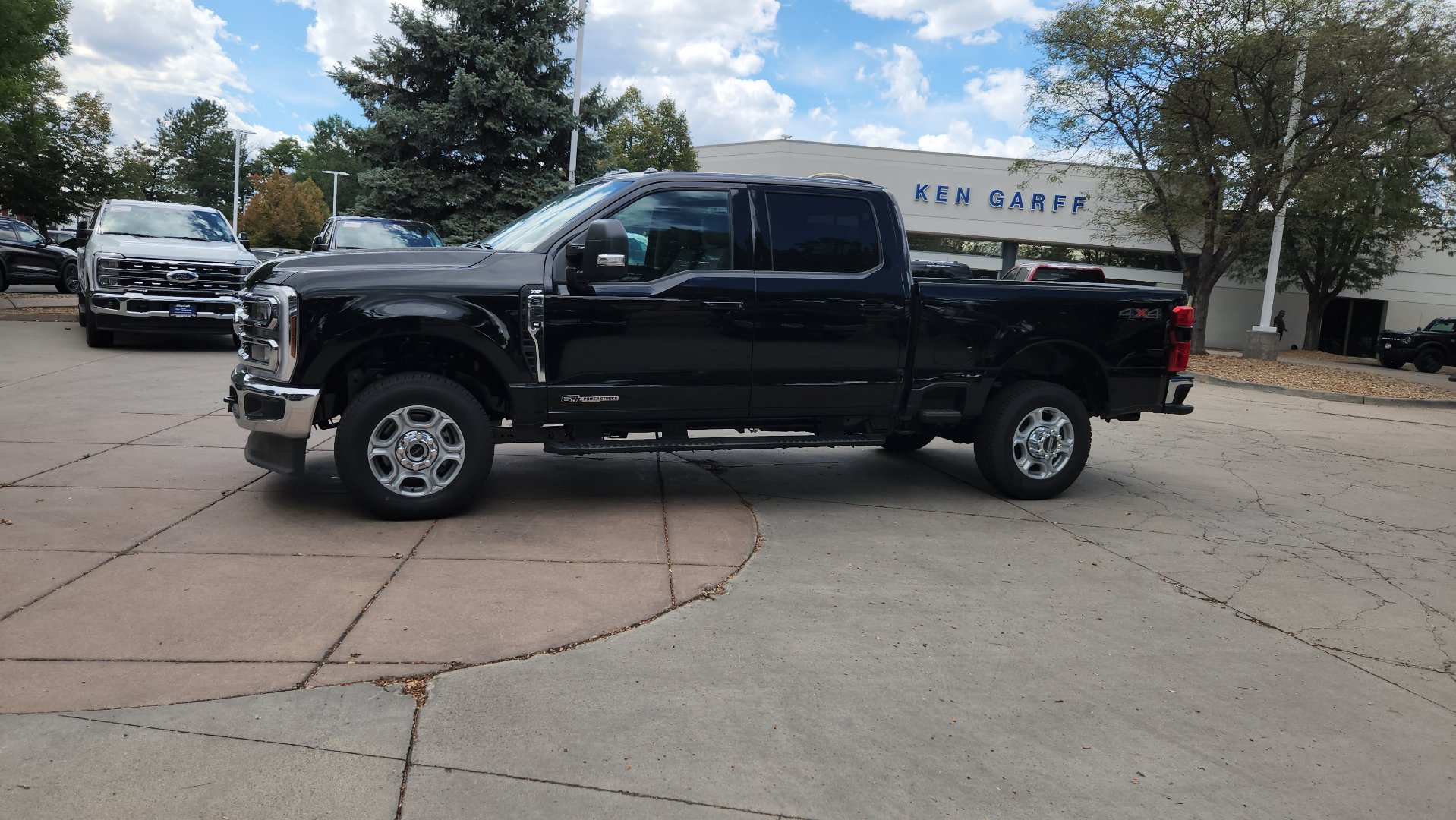 New 2026 Ford F350 XLT w/ XLT Premium Package AWD/4WD image 4