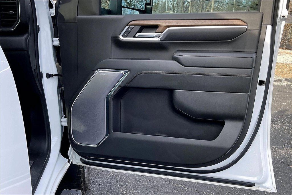 Used 2024 Chevrolet Silverado 3500 High Country w/ Technology Package image 15