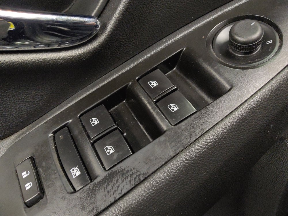 Used 2021 Chevrolet Trax LT w/ LT Convenience Package image 27