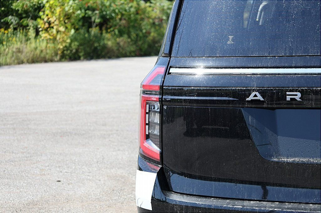 New 2026 Nissan Armada SV image 5