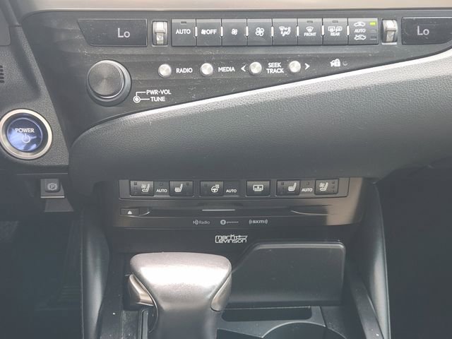 Used 2020 Lexus ES 300h Ultra Luxury w/ Accessory Package 2 FWD image 16