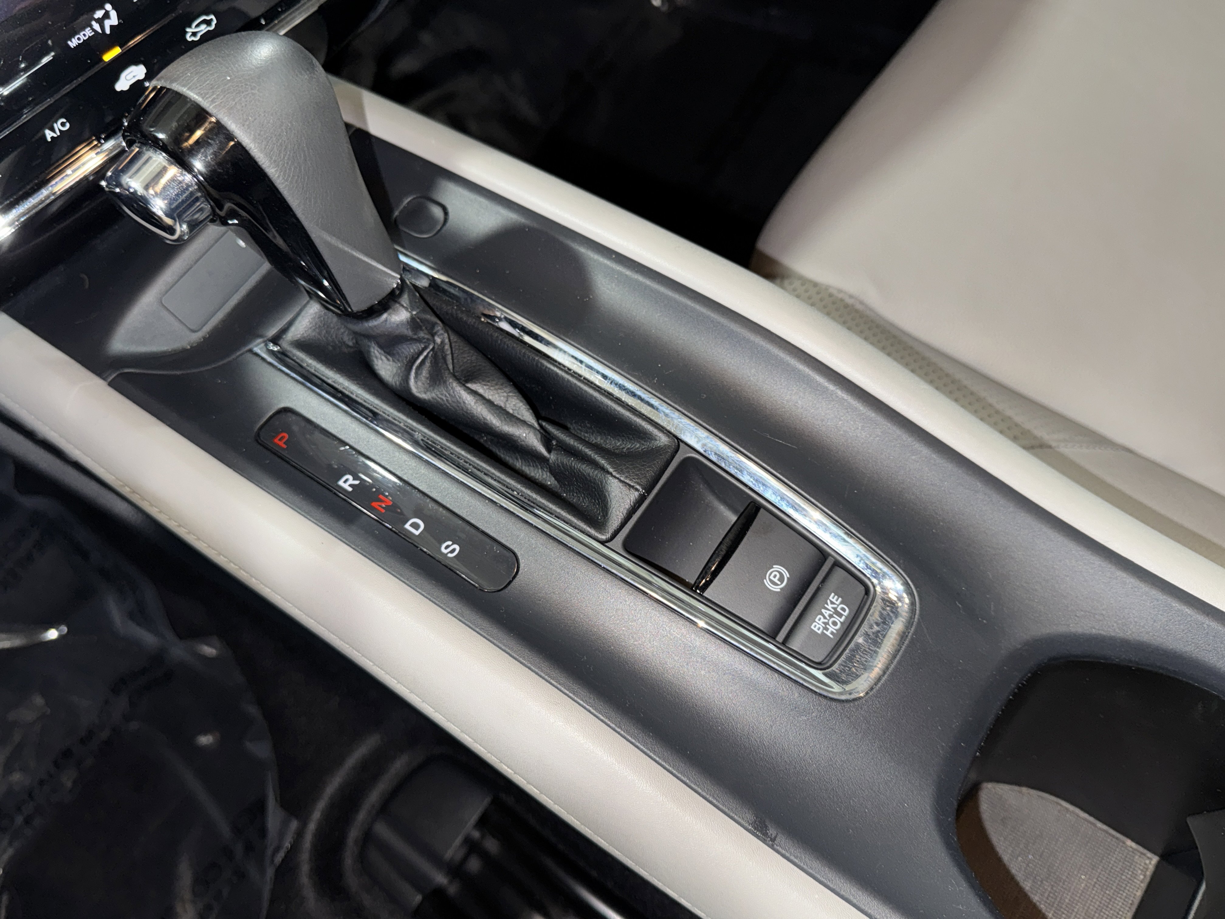 Used 2017 Honda HR-V EX-L image 27