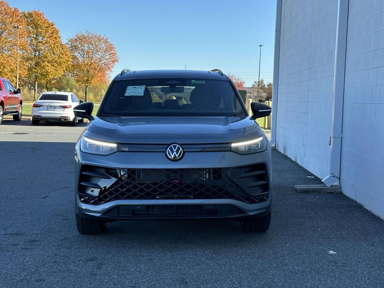 New 2026 Volkswagen Tiguan SE R-Line image 9
