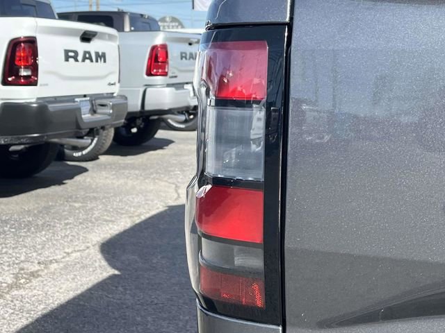 Used 2023 Nissan Frontier SV image 10