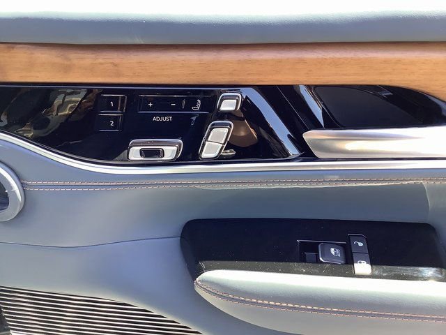 Used 2024 Jeep Grand Wagoneer Series III w/ Flexible Seating Group AWD/4WD image 44