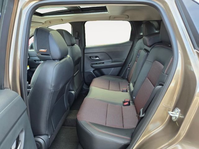 New 2026 Nissan Kicks SR w/ SR Premium Package AWD/4WD image 12