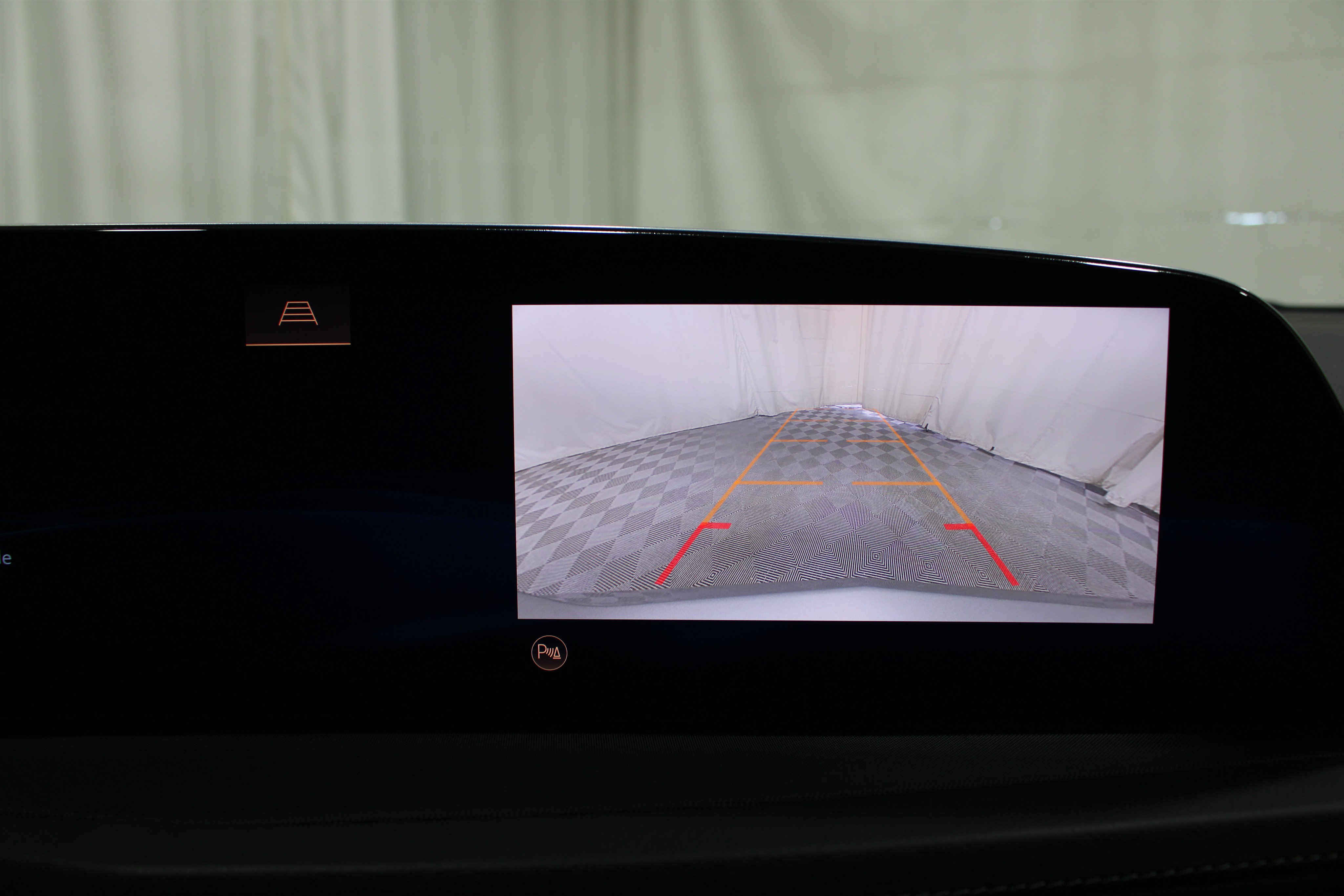 Certified 2024 Cadillac XT4 Luxury w/ Cold Weather Package FWD image 17